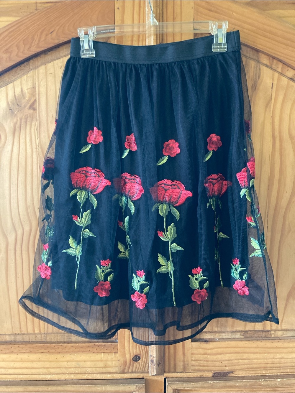 Women’s Over Kleshas black red green embroidered rose skirt size S